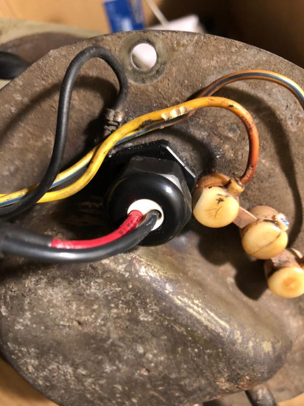 Automotive CFD504 QFS Fuel Cell Electrical Bulkhead Fitting For 1012Ga Fuel Pump Wires money