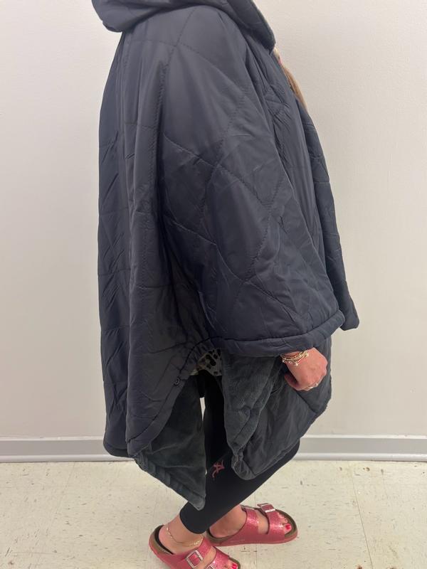 Heated Throws: On-The-Go Cordless 2.0 Heated Wearable Throw with