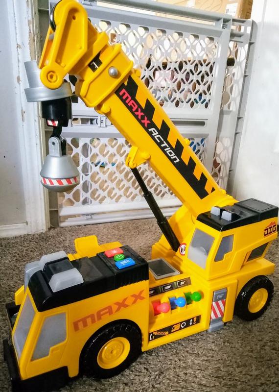 Maxx Action Motorized Mega Crane Truck Meijer