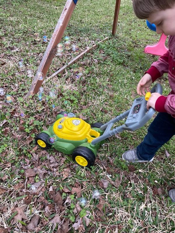 Cortacésped De Burbujas Toyland Bubble-N-Go, Juguete De Empuje Para Jardín Con Sonidos Mecánicos, Crea Burbujas Al Caminar, Incluye Solución De Burbujas, Apto Para Niños Desde 5 Años