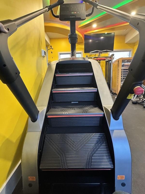 Customer carousel item 4.