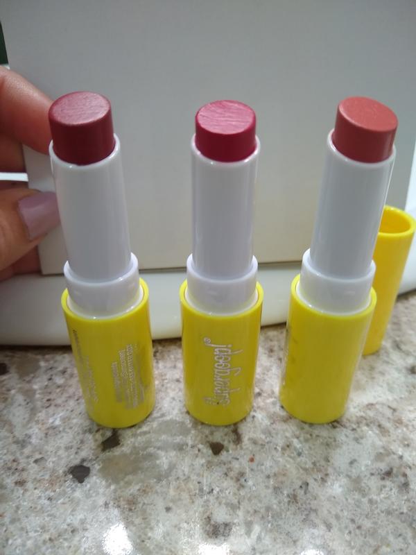 Customer photo for "LOVE THIS LIPSTICK!!"