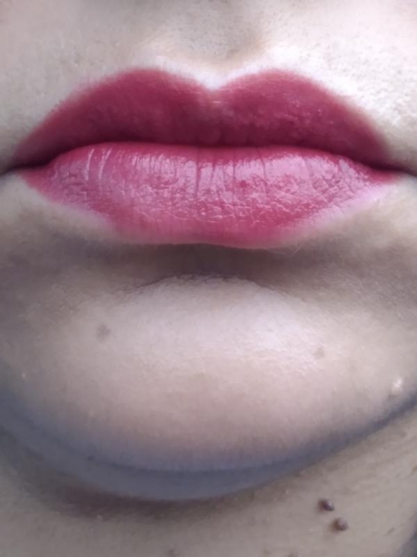 Customer photo for "LOVE THIS LIPSTICK!!"