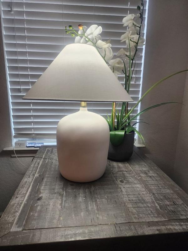 Livabliss Otahu 20-in White/Green On/Off switch Table Lamp with Linen ...