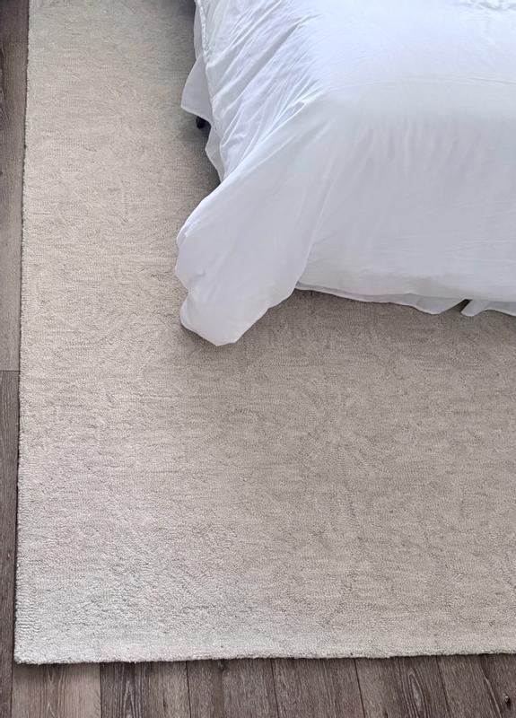 Livabliss 2-ft x 3-ft Beige/Cream Indoor Abstract Area Rug in the Rugs ...