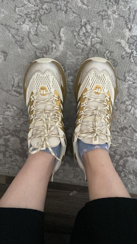 Customer photo for "Really light weight and comfy"