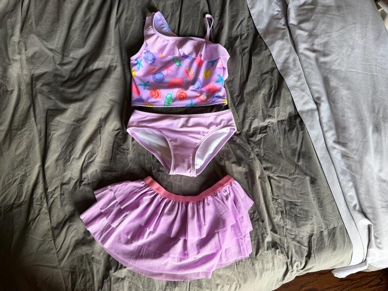 Customer photo for "Cute three pice swim set that my daughter loved"