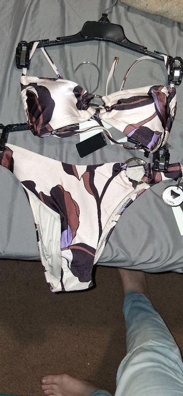 Review Thumbnail Image 0 383300562