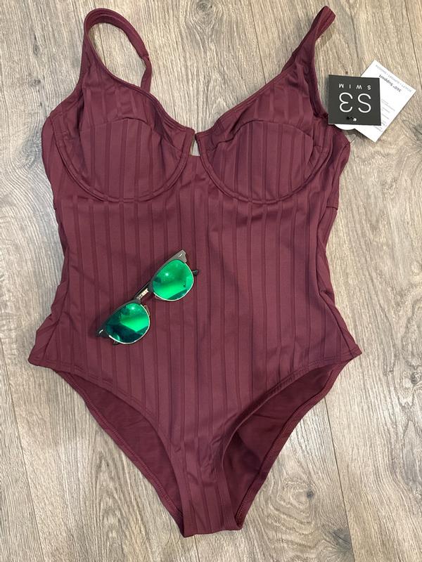 Review Thumbnail Image 0 383484686