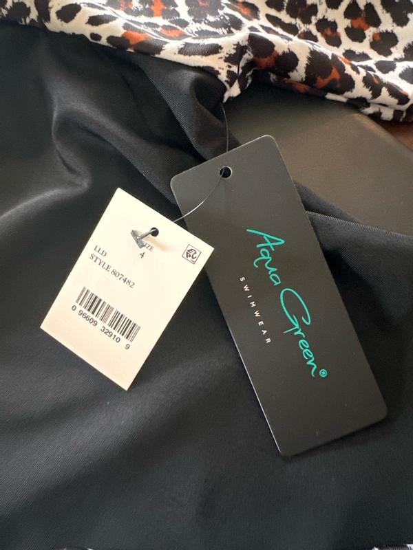 Customer photo for "Cute suit for the summer!!"