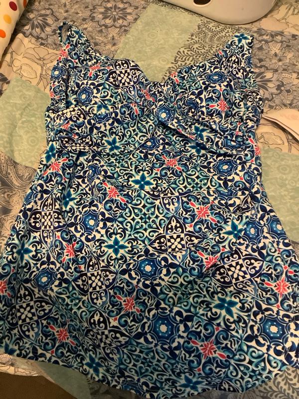 Customer carousel item 6.