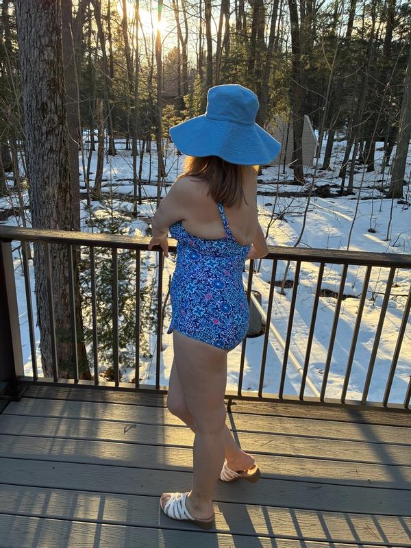 Customer carousel item 4.