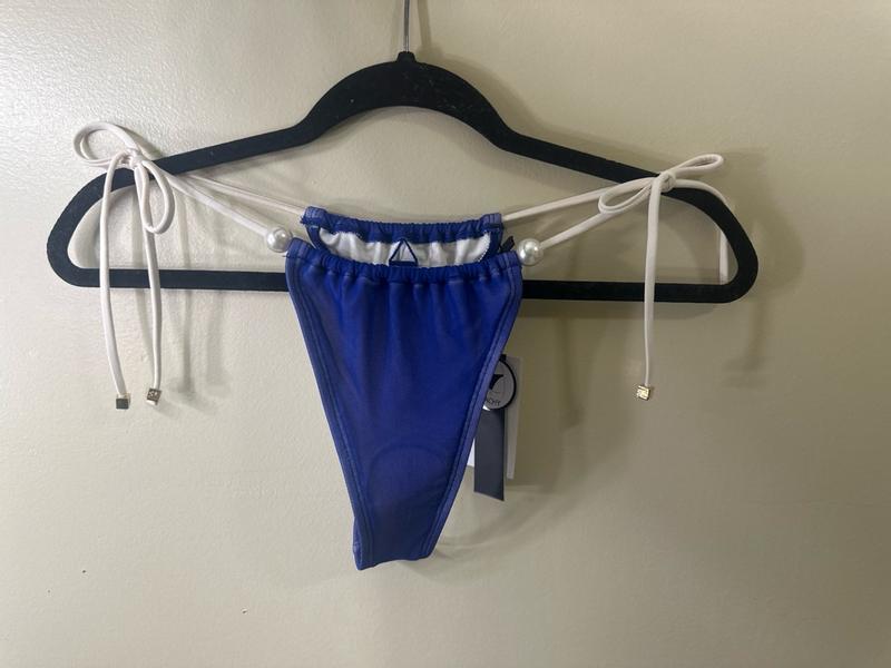 Review Thumbnail Image 0 372793809