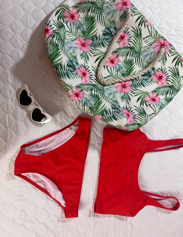 Customer photo for "A very good bikini set with excellent comfort, quality, removable pads, and a beautiful appearance."