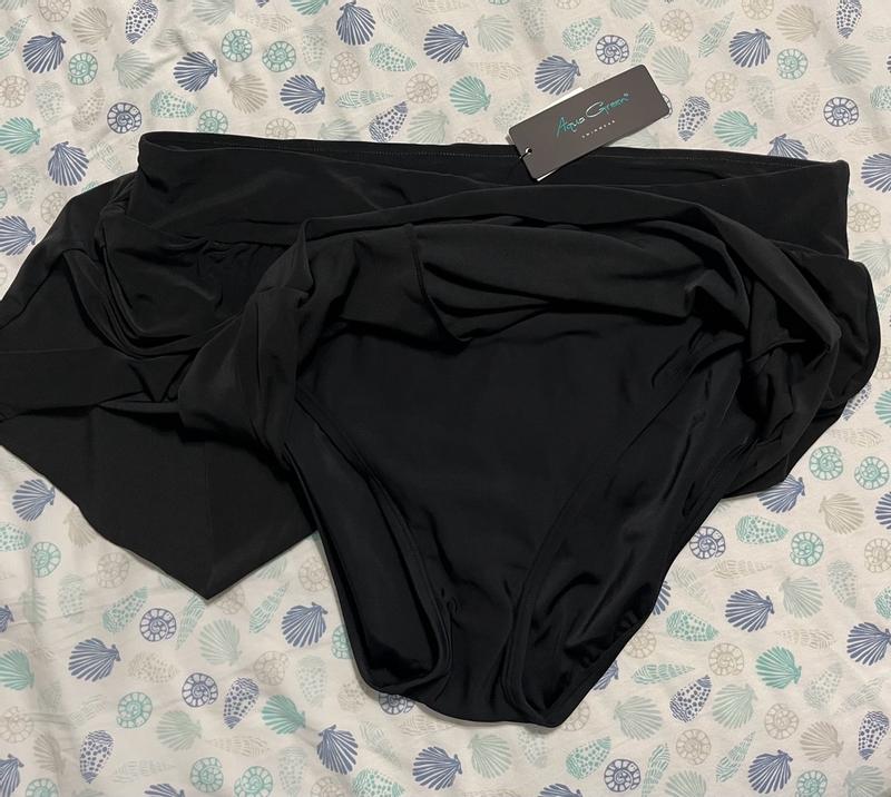 Customer photo for "Comfortable swim short"