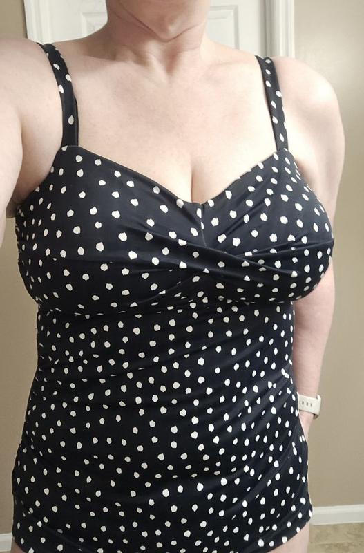 Customer photo for "Finally! A swimsuit top that's cute and flattering"