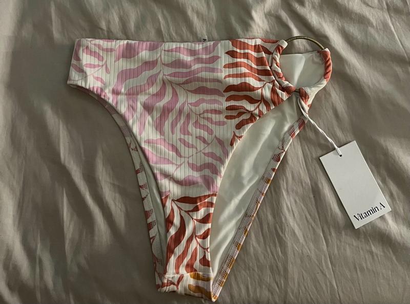 Review Thumbnail Image 0 355077974