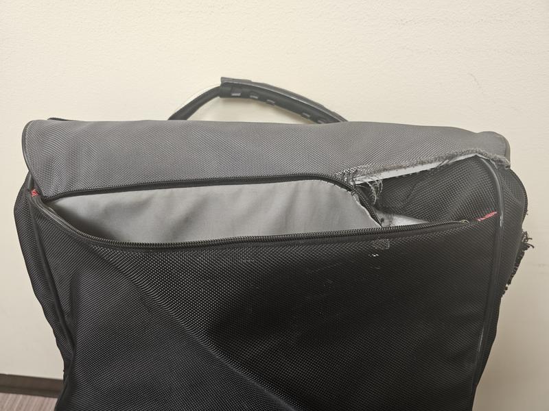 Wenger 16 Laptop Messenger Bag - SA7301