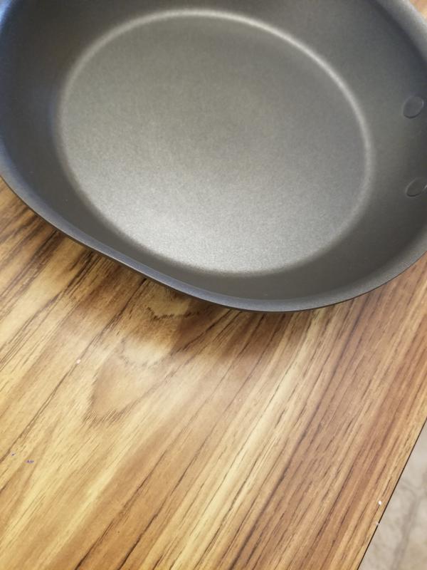 This picture speaks for itself. I'm disappointed that that the quality was not up to my previous pan.