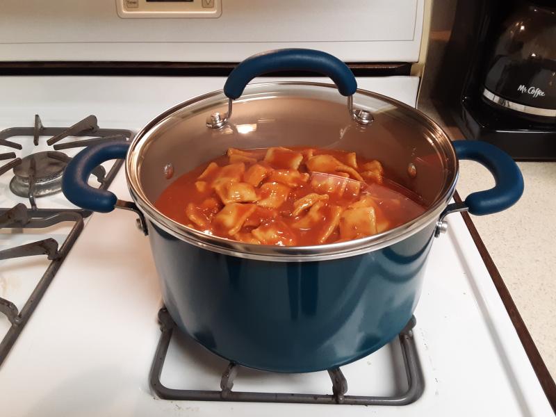 6 quart capacity Rachel Ray stockpot