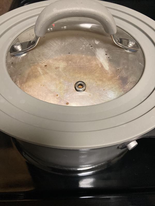 Universal lid in action.