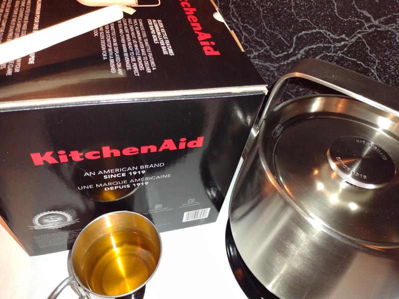 KitchenAid 5153164 Stainless Steel Whistling Tea Kettle, 2.3 Qt