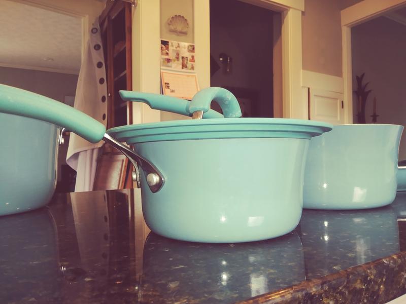 Universal lid is excellent! Fits on both saucepans and the large frying pan.