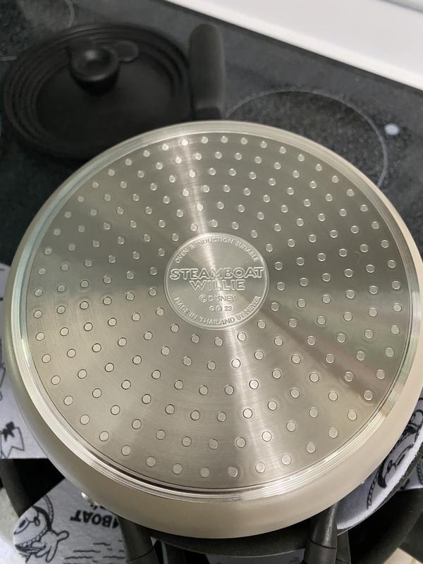 Cute subdued Disney theme - not ostentatious