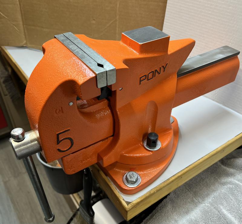 Pony 5-in Cast Iron Bench Vise Pony 5-in Cast Iron Bench Vise