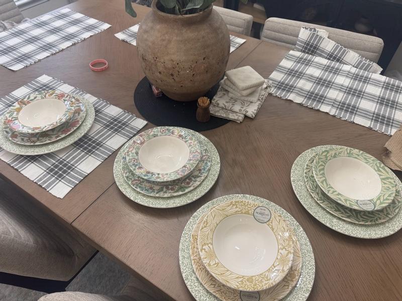 Customer carousel item 4.