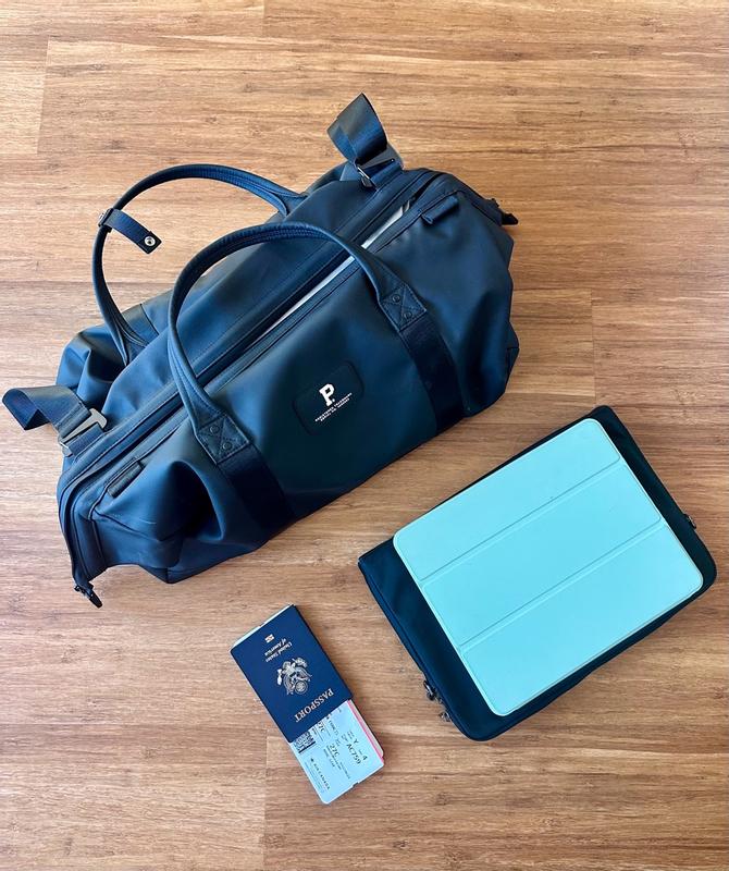 Customer photo for "Very well crafted and portable duffle bag"