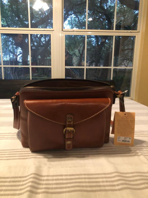 Stands up on its own!