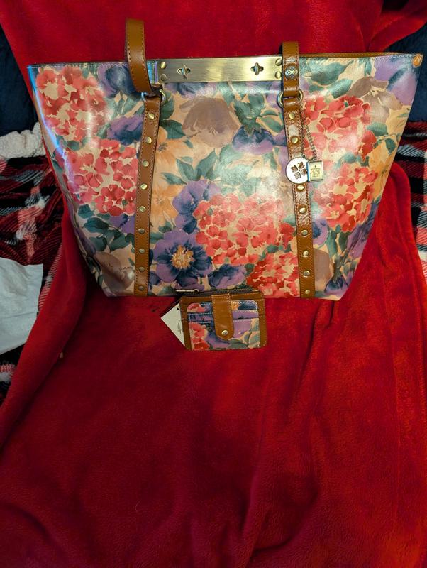 Goes great with my Hydrangeas Tote.