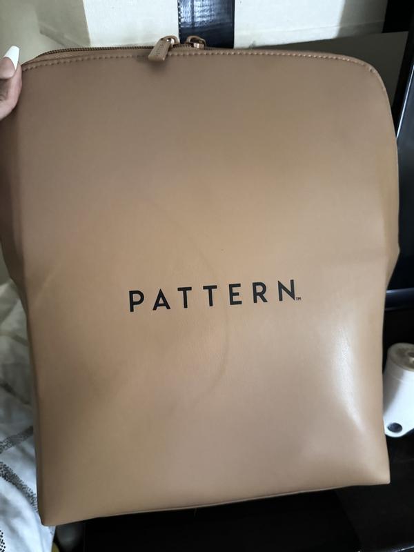 Customer photo for "Effortless Elegance: The Ultimate Carryall!"