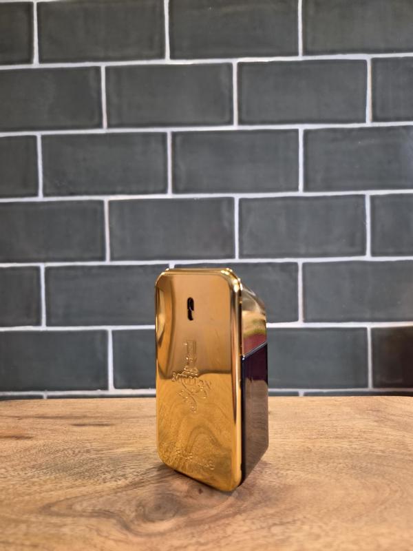 Customer photo for "Iconic scent and bottle. A great fragrance!"