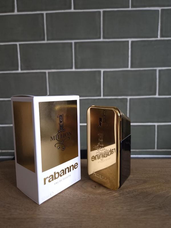 Customer photo for "Iconic scent and bottle. A great fragrance!"