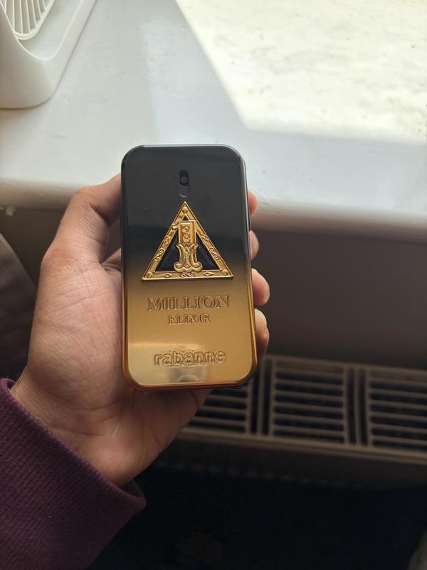 Customer photo for "A bold, luxurious fragrance with excellent longevity and a rich scent that’s perfect for evenings and special occasions."
