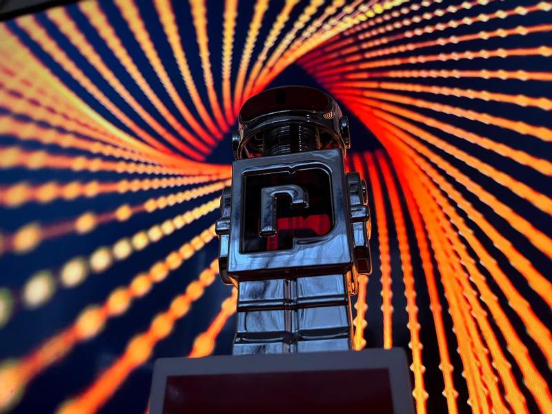 Customer carousel item 6.