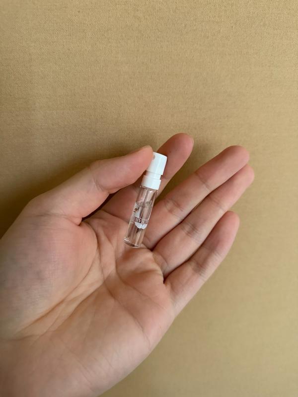 Customer photo for "Great entrance perfume"
