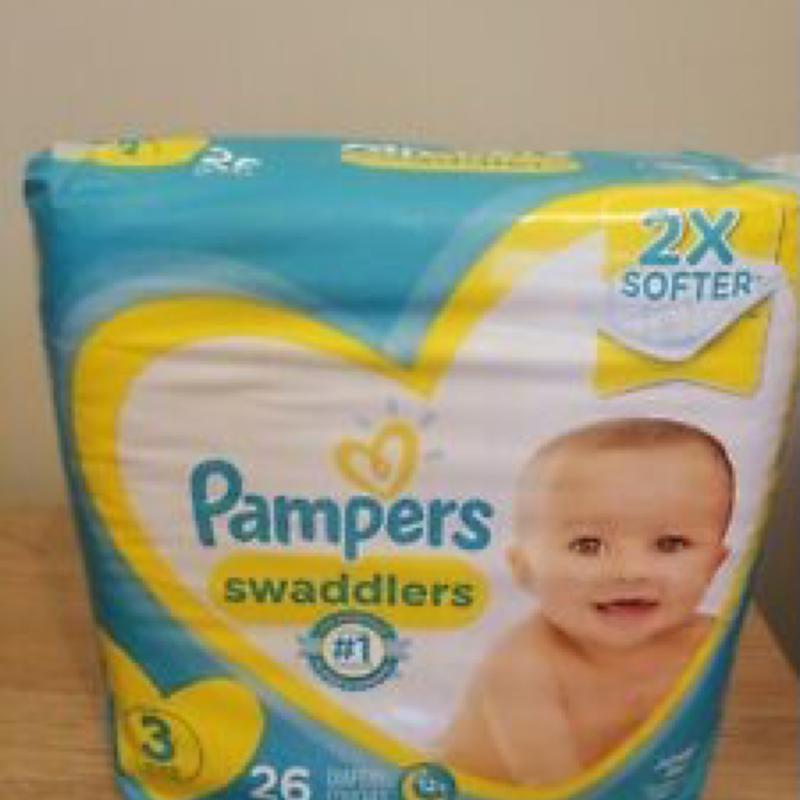 Pampers Swaddlers Newborn Diapers, Size 1 - 32 Count, 2x Softer with  Wetness Indicator & Umbilical Cord Notch