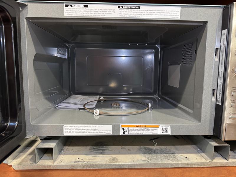 Panasonic Microwave Oven with Cyclonic Wave Inverter 2.2 cu. ft