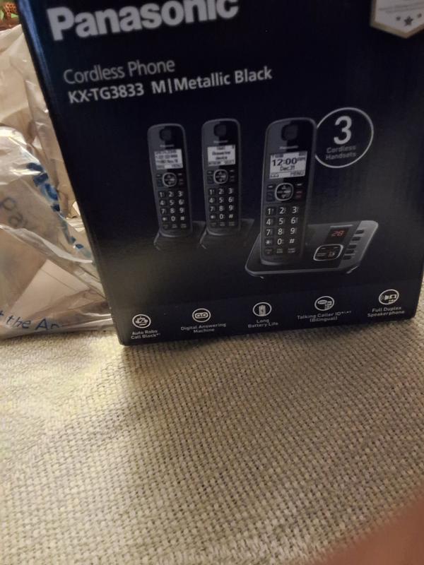 Panasonic Cordless Phone System with 3 Handsets, Digital Answering