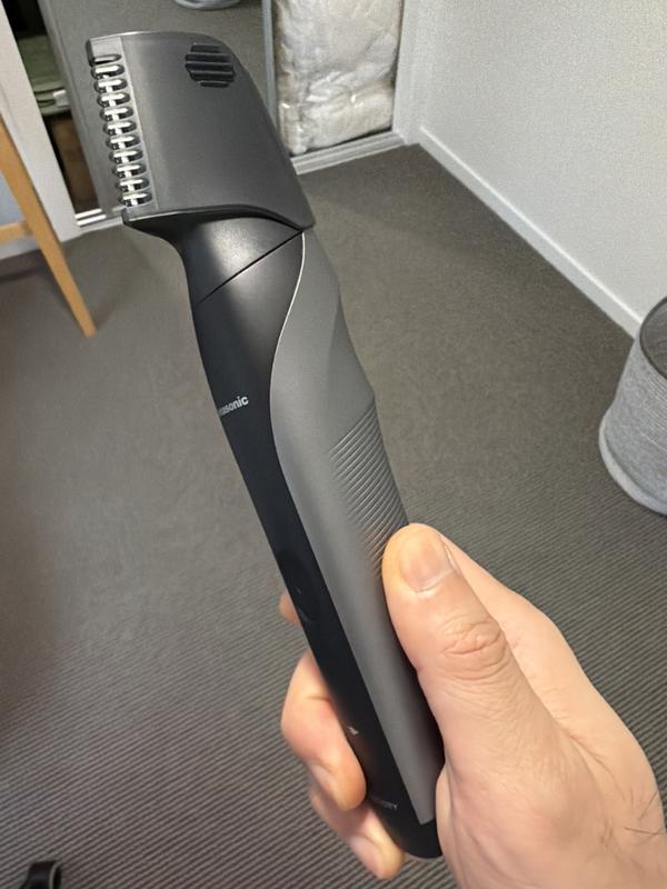 Panasonic Body Hair Groomer with 2 Comb Attachments and Adjustable