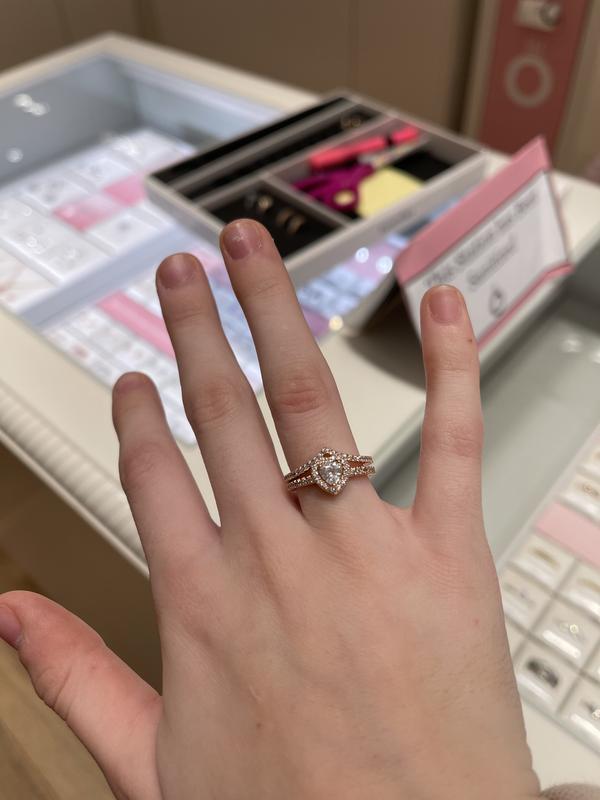 Sparkle Heart Ring in Gold