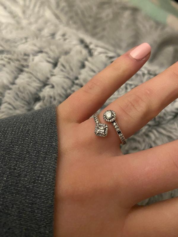 Abstract elegance ring deals pandora