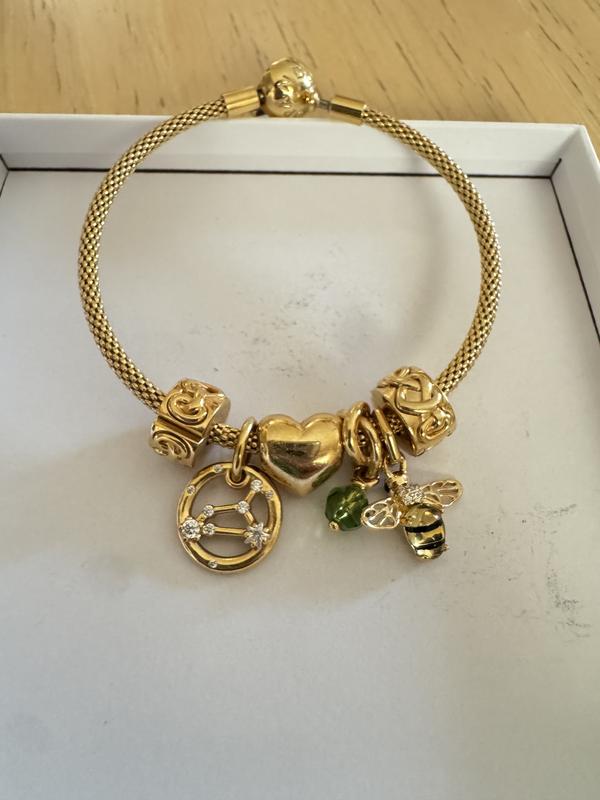 果物 Charm_che Sparkling Bee Dangle Charm | Gold plated | Pandora US