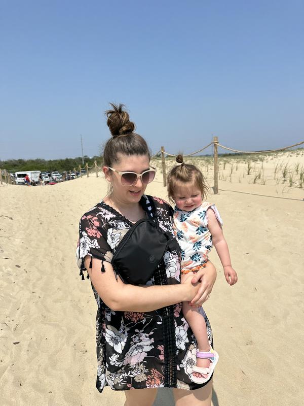 Customer photo for "Perfect for a busy mom on the go!"