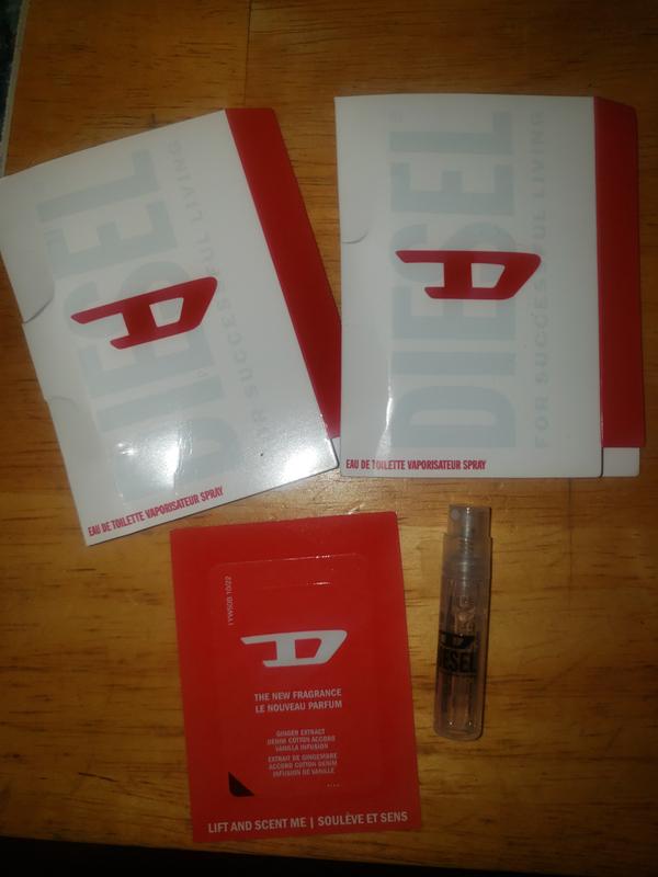 2 spray samples and one scent sticker