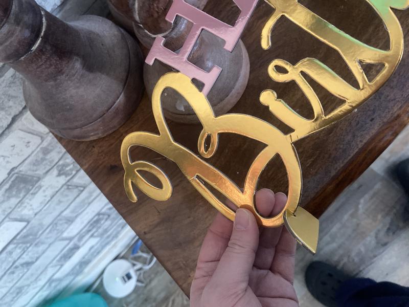 Little piece of cardboard is expected to hold this up. Like quite literally doesn’t make sense!