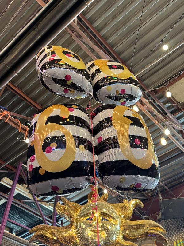 60 birthday balloons